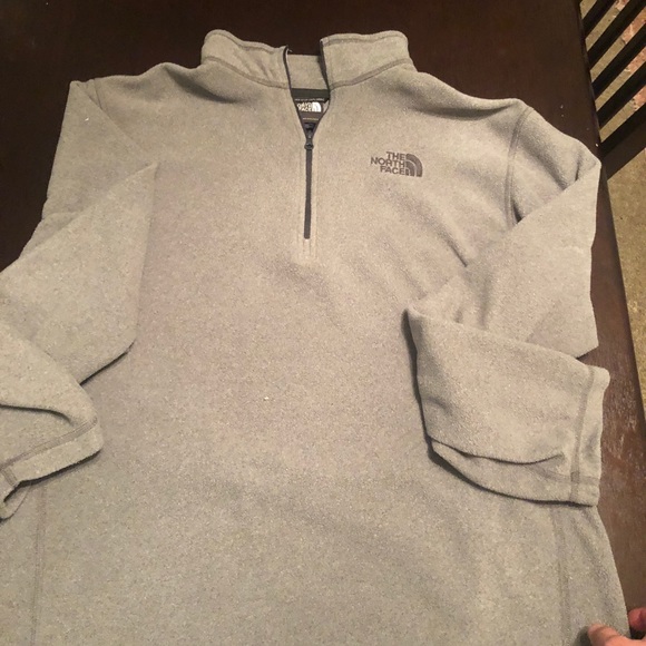 Quarter zip never worn north face - Picture 2 of 3